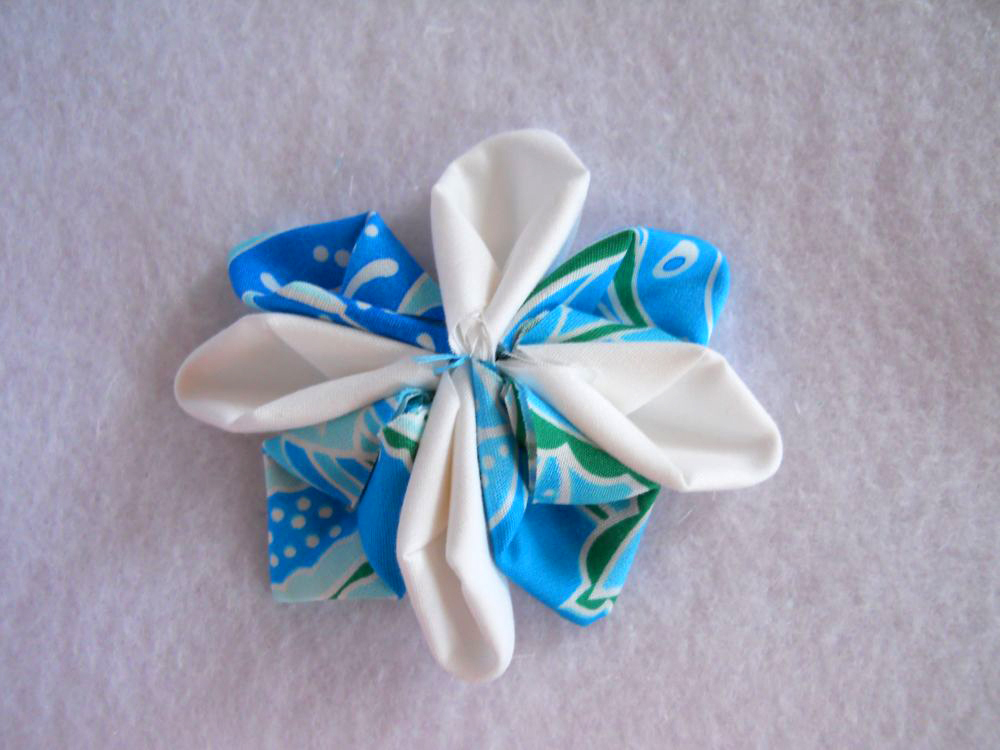 10.Floare Kanzashi