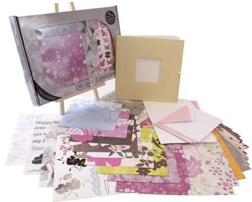 Prima întâlnire de scrapbooking din România