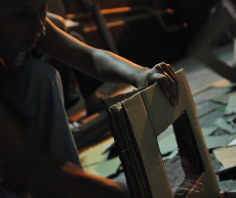 Mobilă din carton la incubator107