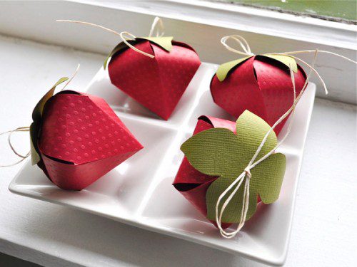 imeon-design-etsy-paper-strawberry-favor-boxes