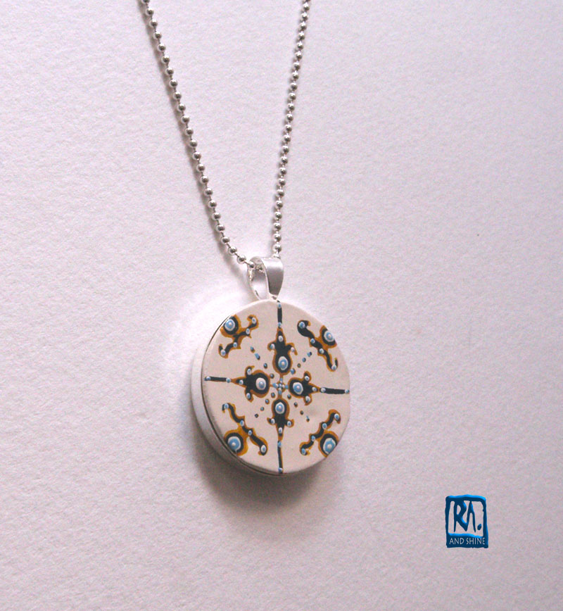 RA-PENDANT-SILVER-PLATED-ROUND-009