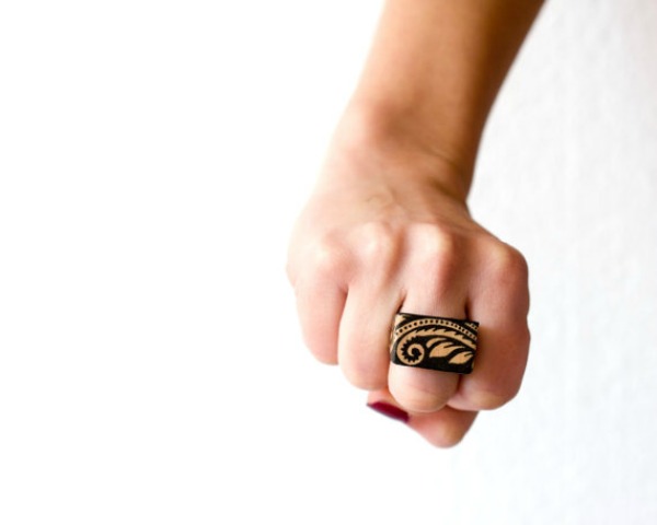 Arabesque-Wooden-Ring