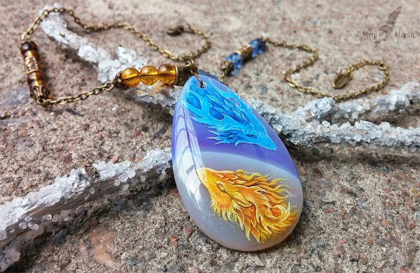 fantasy-creatures-stone-painting-necklaces-alvia-alcedo-10