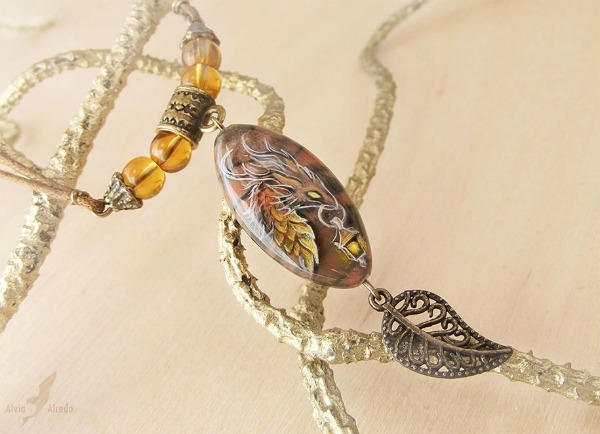 fantasy-creatures-stone-painting-necklaces-alvia-alcedo-3