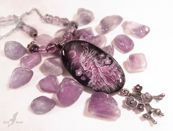 fantasy-creatures-stone-painting-necklaces-alvia-alcedo-8