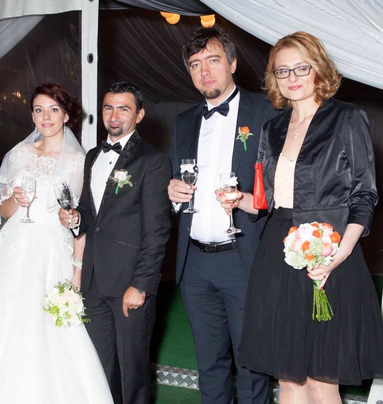 poza cu paharele