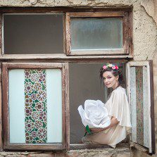 Venera Sava şi al ei atelier de pisici şi flori