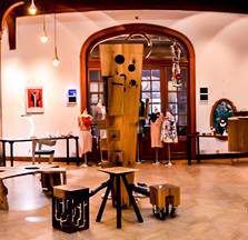 Trimite-ne povestea colecţiei tale