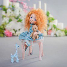 Oksana Salnikova : ”Păpușa se autocreează cu ajutorul mâinilor mele.”