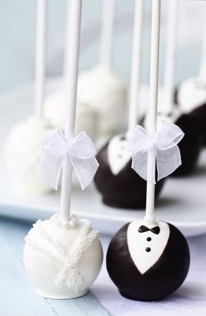 Revista Atelierul - bride-and-groom-cake-pops