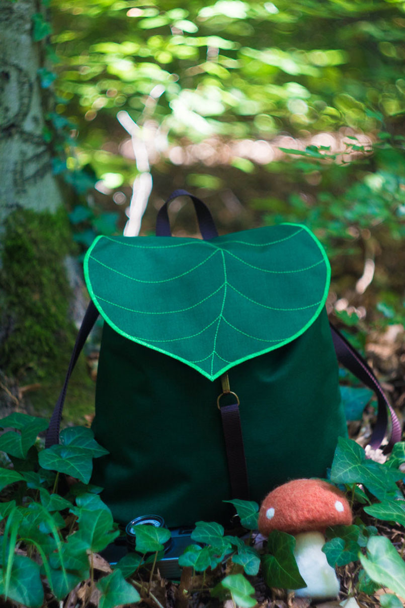 http://www.lostateminor.com/2016/05/30/every-nature-lover-needs-a-bag-that-looks-like-a-giant-leaf/