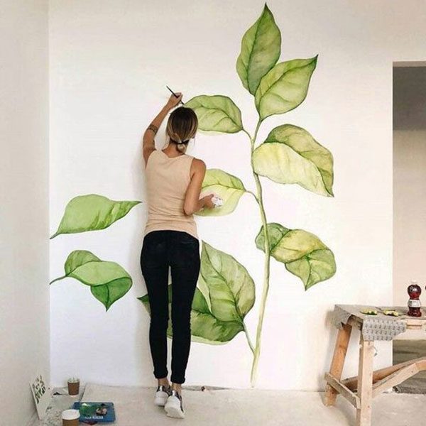 frunze pictate pe pereți