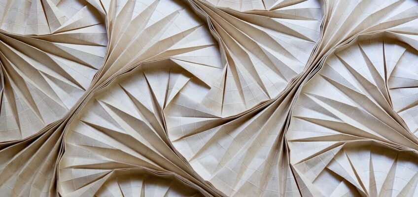 Origami: artă contemporană din hârtie