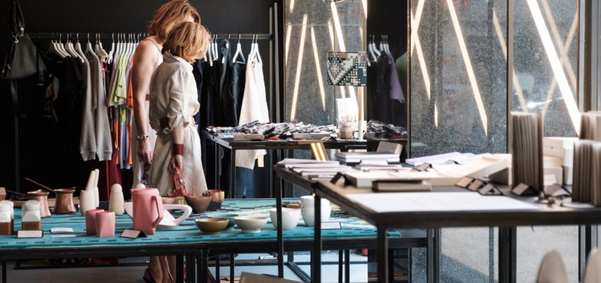 Concurs pentru colecția capsulă de obiecte merchandising